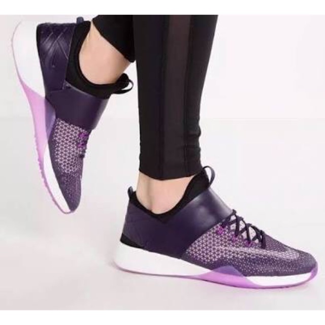 nike air zoom strong women's