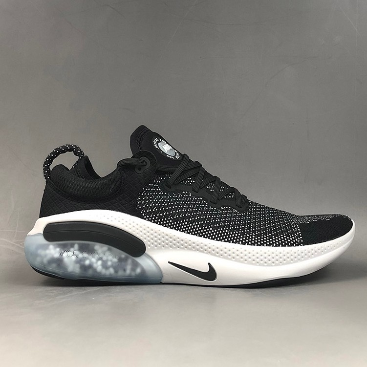 nike joyride flyknit black white