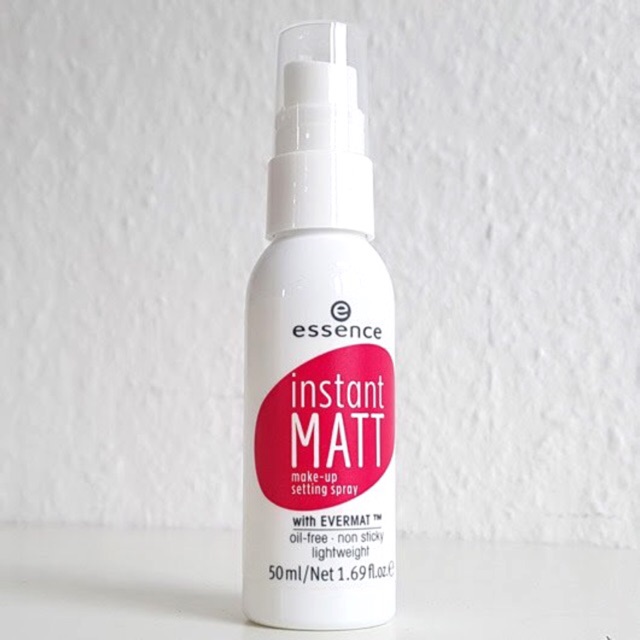 Essence instant Matt make-up setting Spray;. Essence Fix and last Spray. Essential inst.