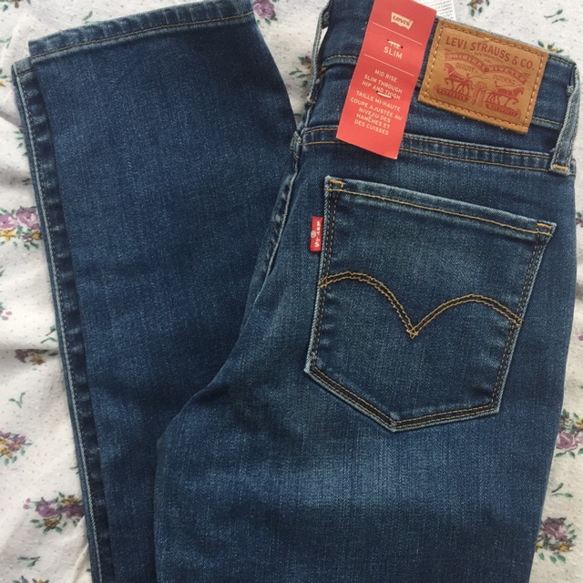 levi's 712 slim mid rise slim through hip and thigh