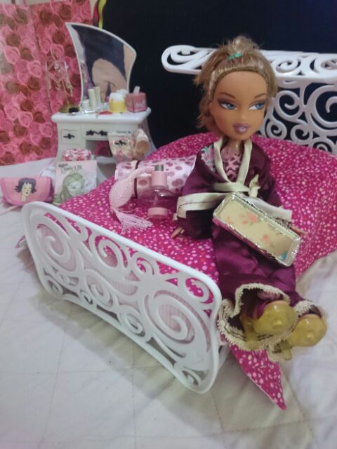 barbie fashion fever sweet dreams bed