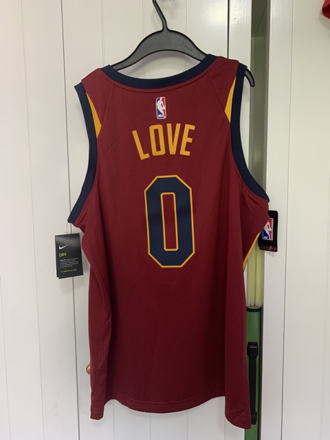 kevin love maroon jersey