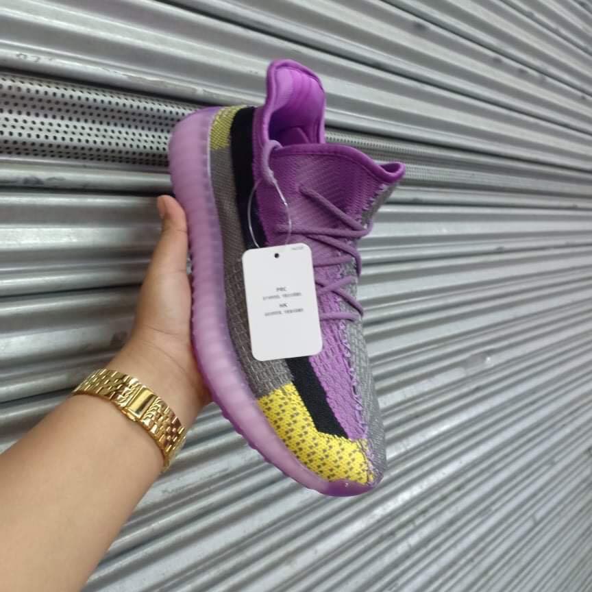 Yeezy Boost 350 V2 Heel Tab Stripes