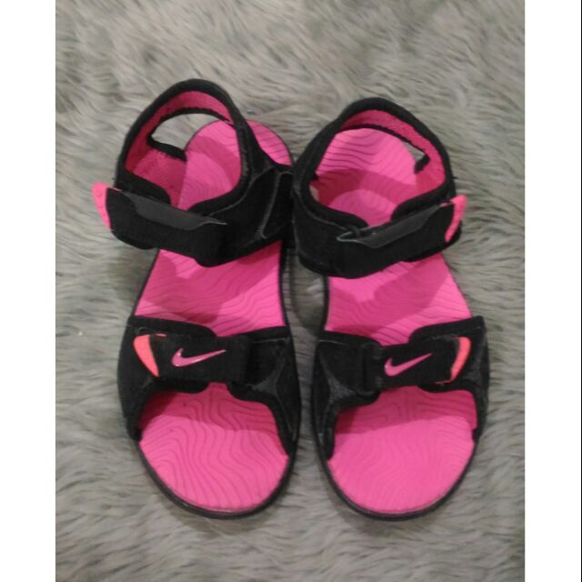 13c nike slides