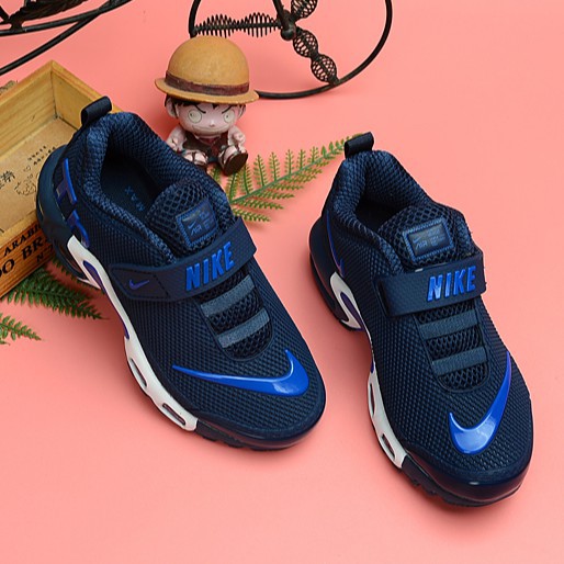 boys blue nike shoes