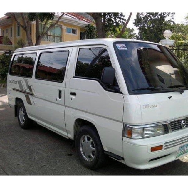 nissan urvan old model