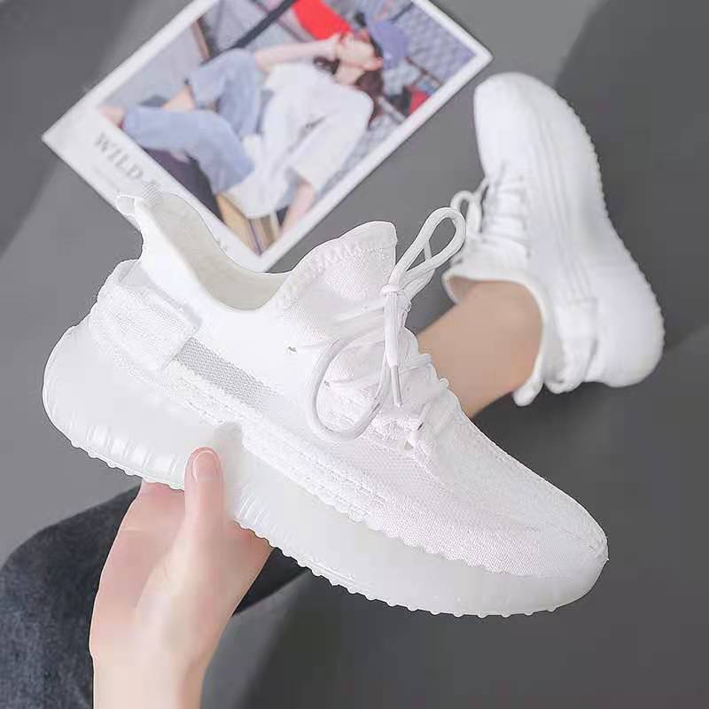 White Yeezy Boost 350 Supreme running shoes for men