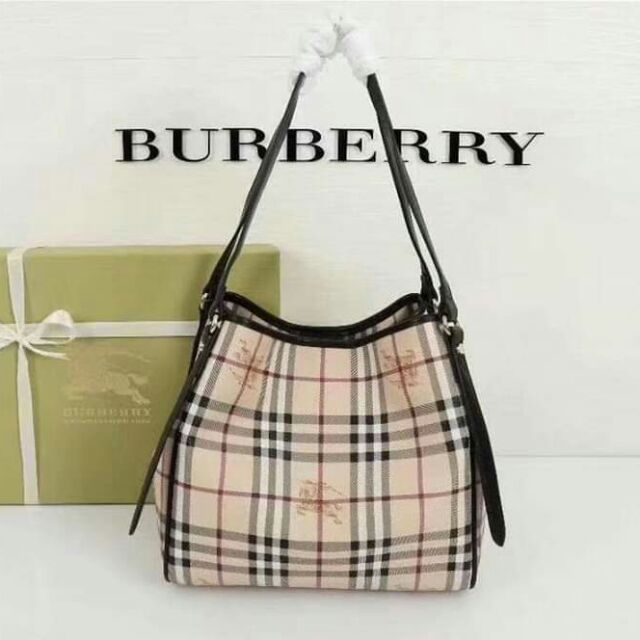 burberry shoulder bag price