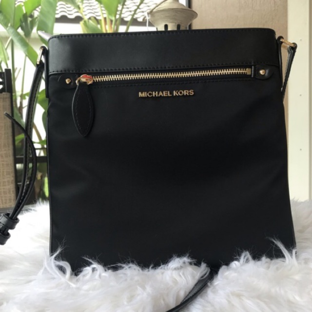 michael kors connie bag