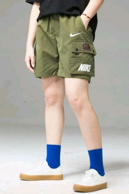 nike shorts with phone pocket