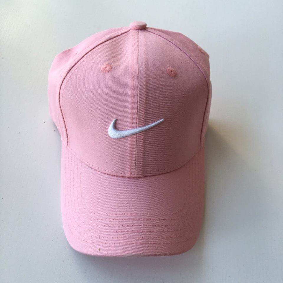 fuchsia nike hat