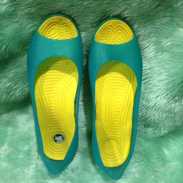 green jelly shoes