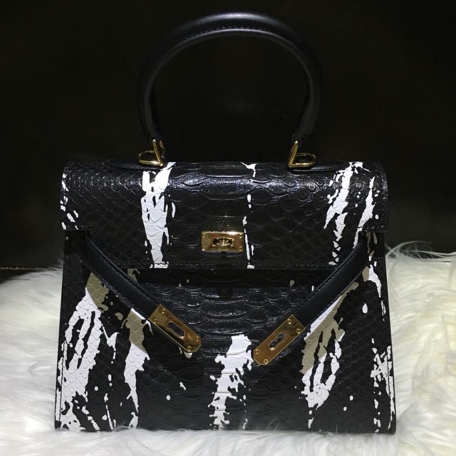 dimensions of longchamp le pliage medium