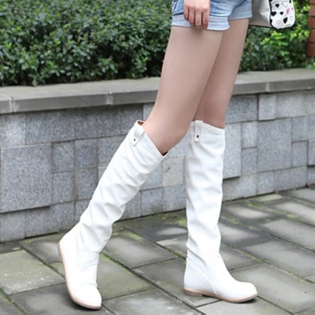 flat bottom boots