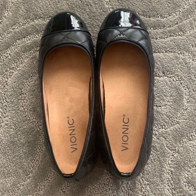 shops that sell vionic shoes