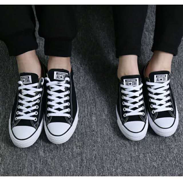 converse shoes couple