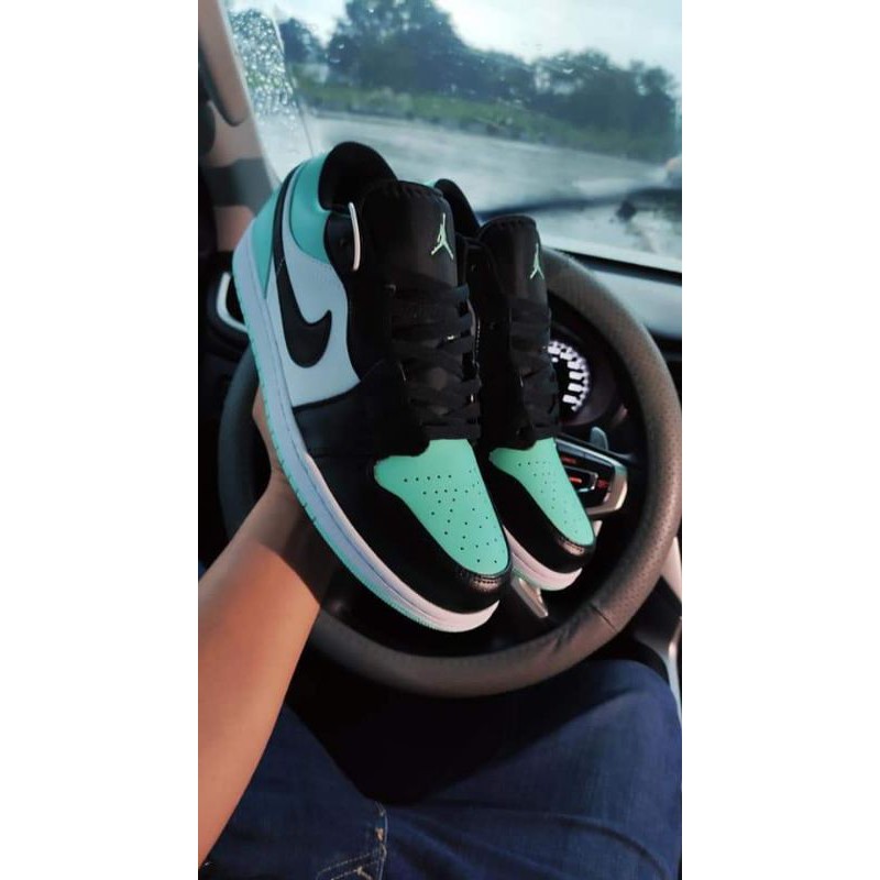 nike air jordan mint green