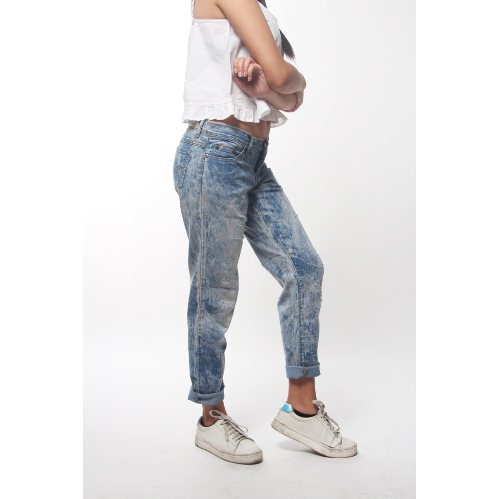 acid wash boyfriend jeans