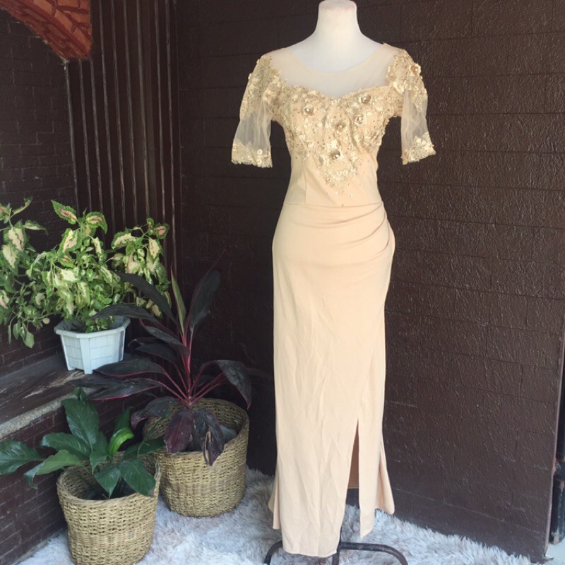 gown style for principal sponsor