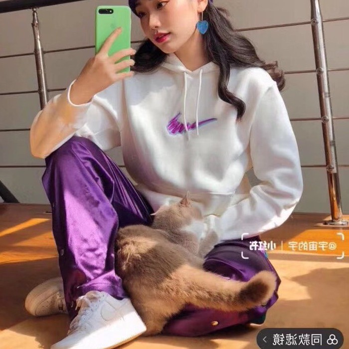 nike hoodie sleeve length