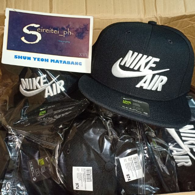 nike air true snapback