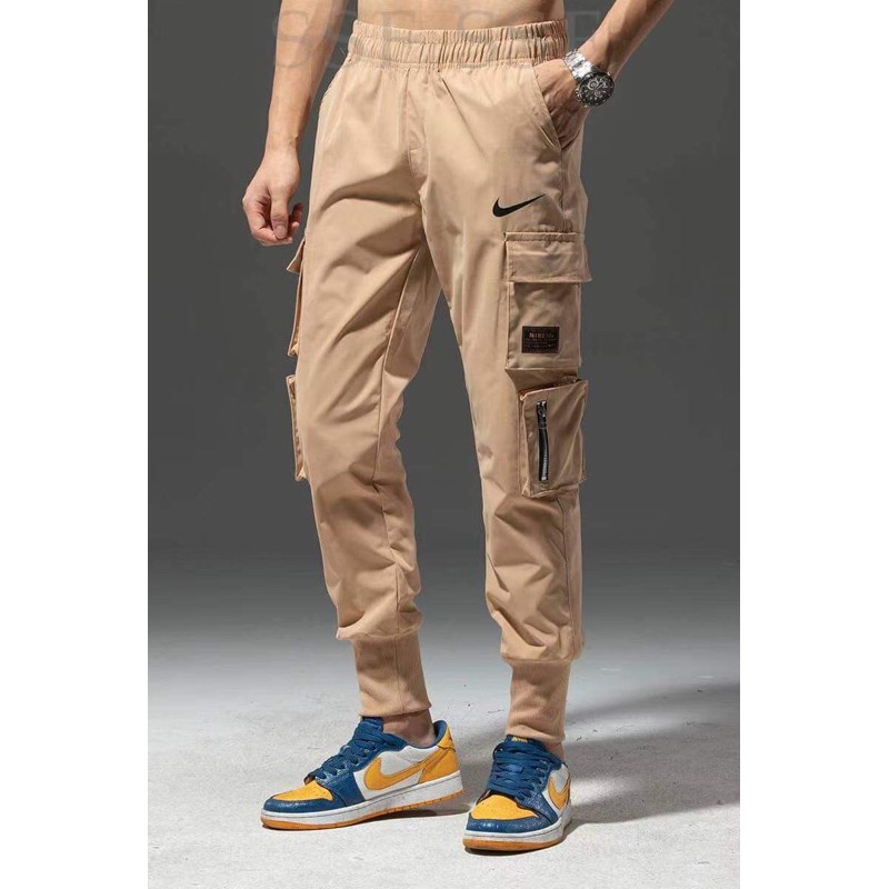 arri nike cargo jogger pants