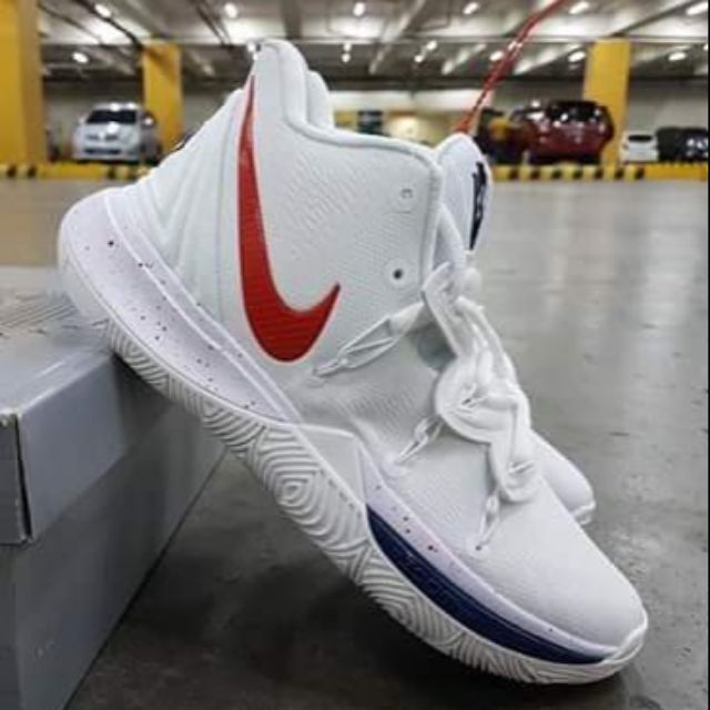 kyrie 5 huskies