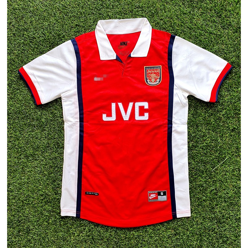 Bangkok, Thailand - Jan 18, 2022 - Arsenal retro shirt away jersey season  1995-1996 5274405 Stock Photo at Vecteezy