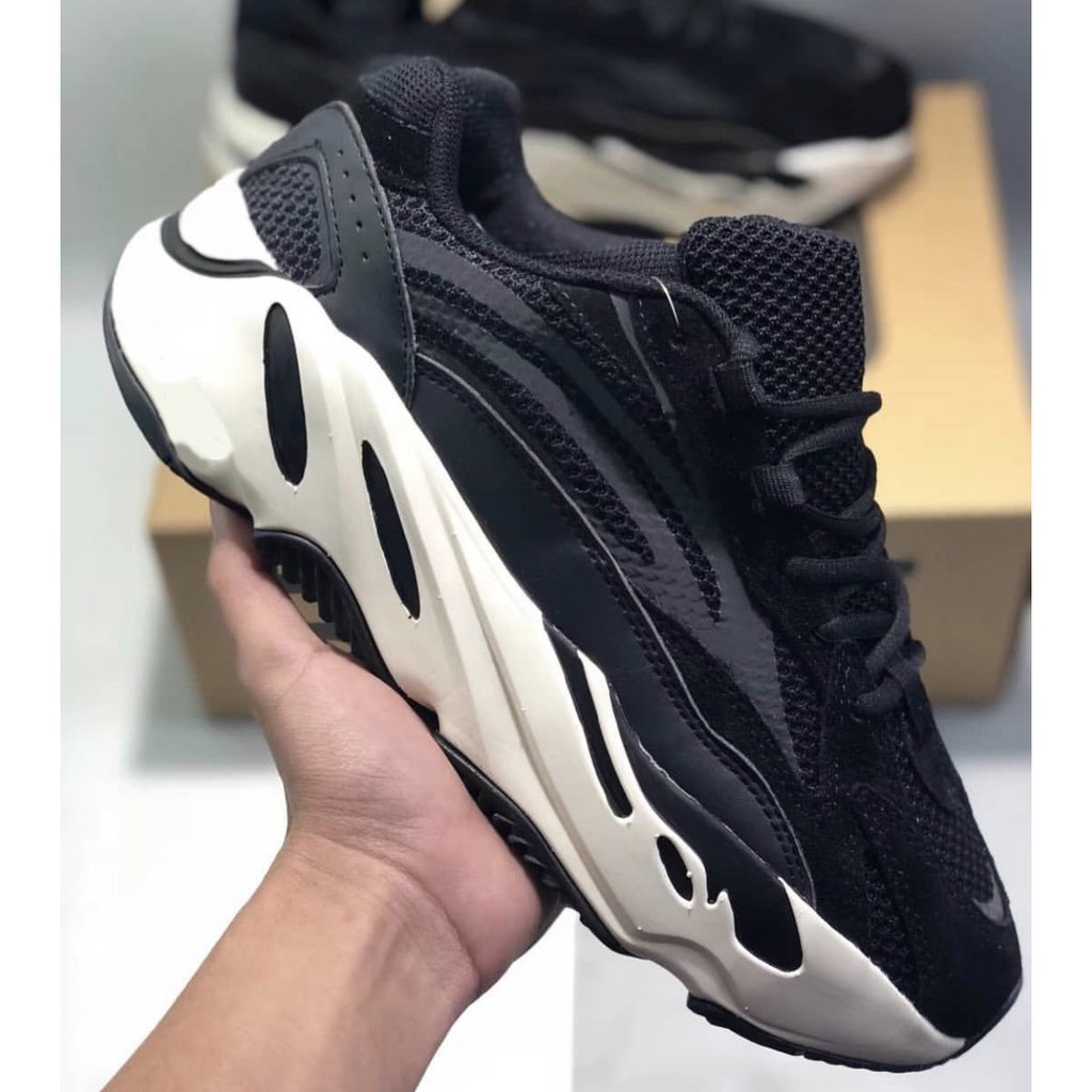 new yeezy 700 black