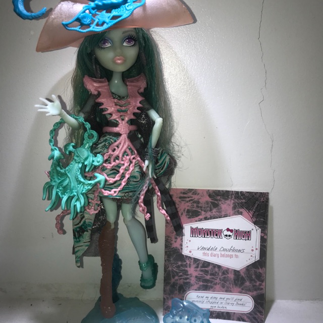 vandala doubloons doll