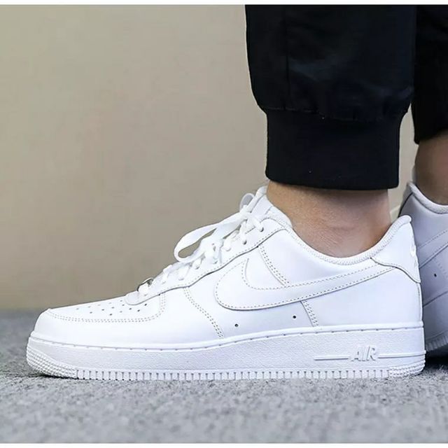 white shoes nike air force 1