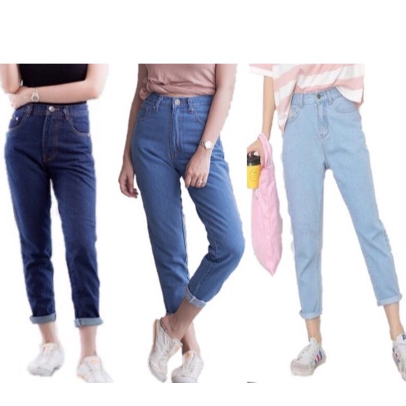 what is the difference between boyfriend and mom jeans