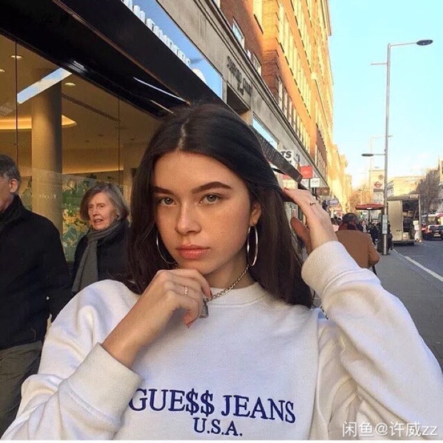 guess white crew neck