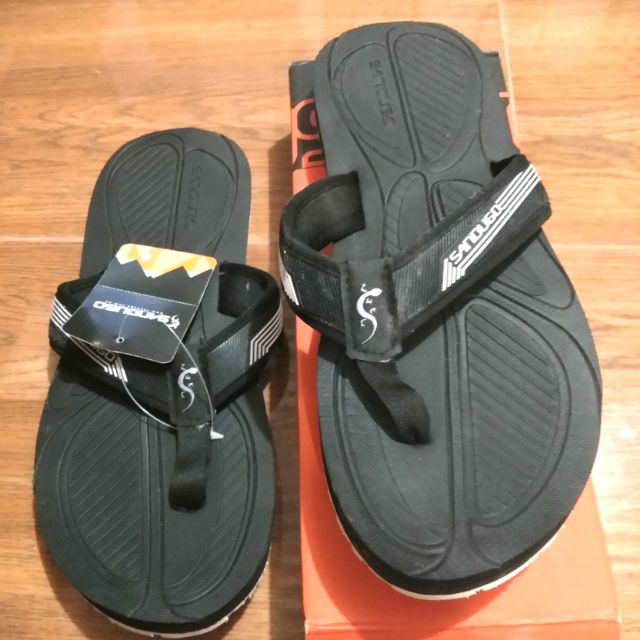 new balance solace flip flops