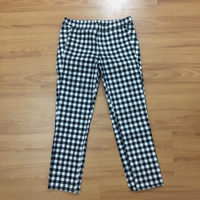 black and white checkered capri pants