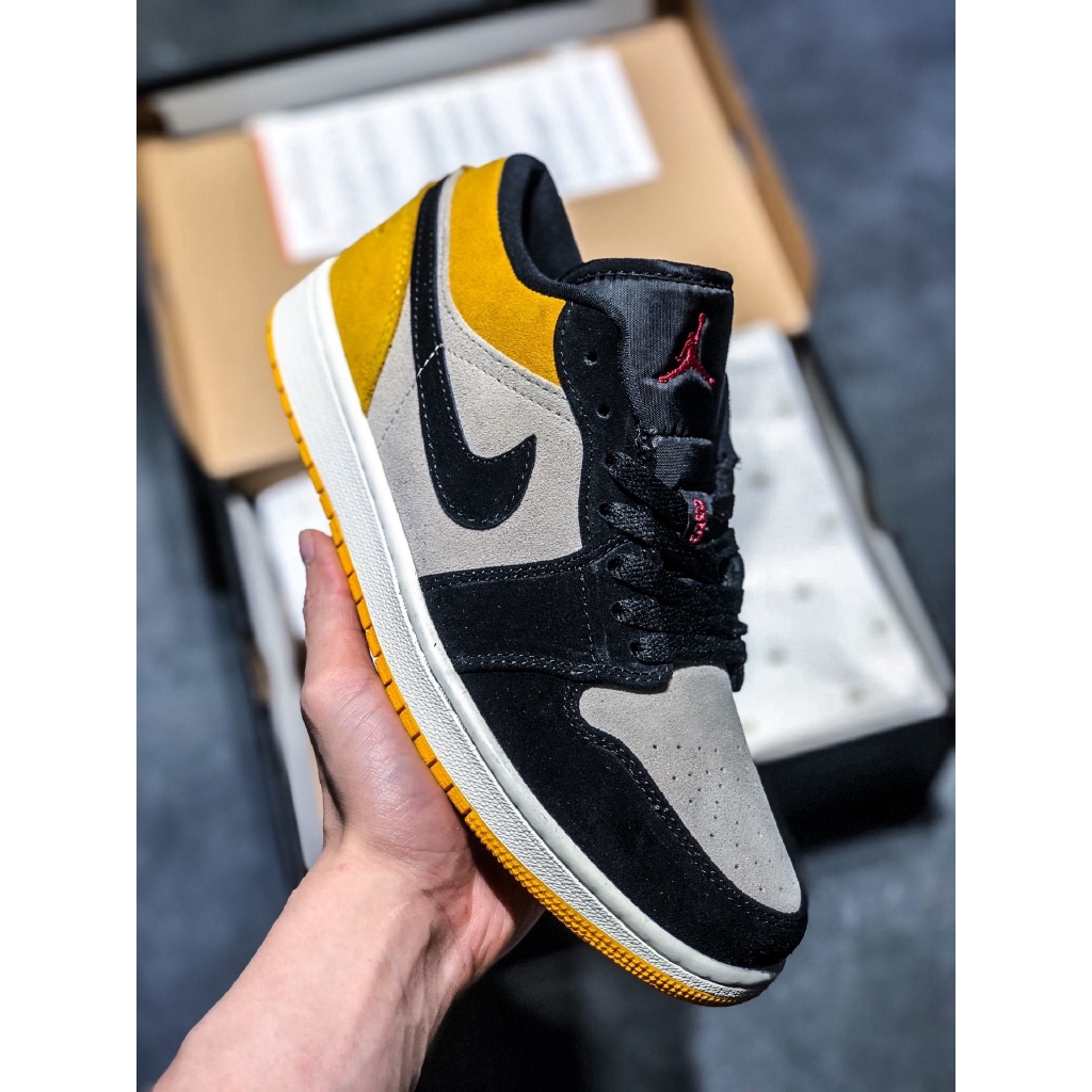 aj1 low university gold