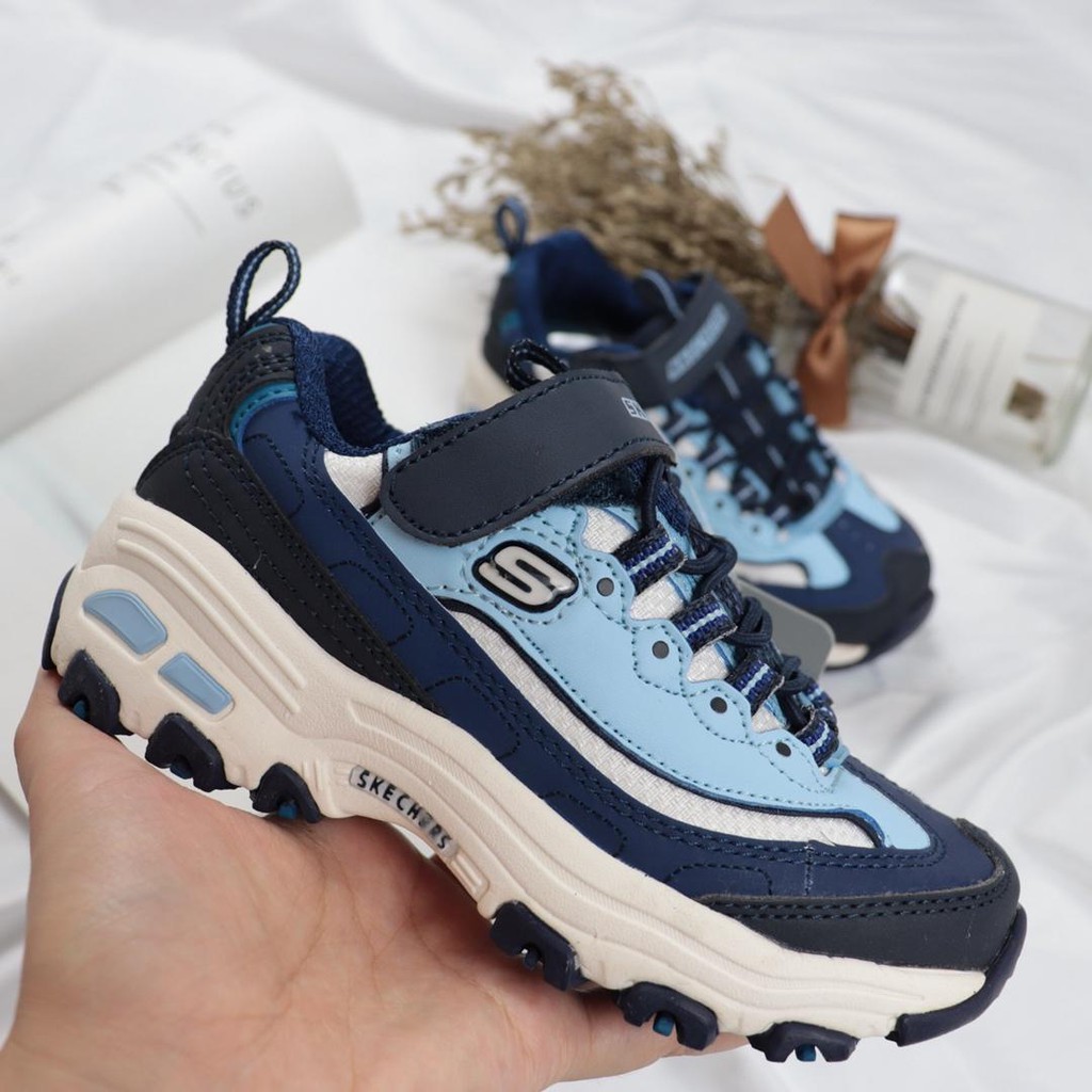 skechers sports shoes