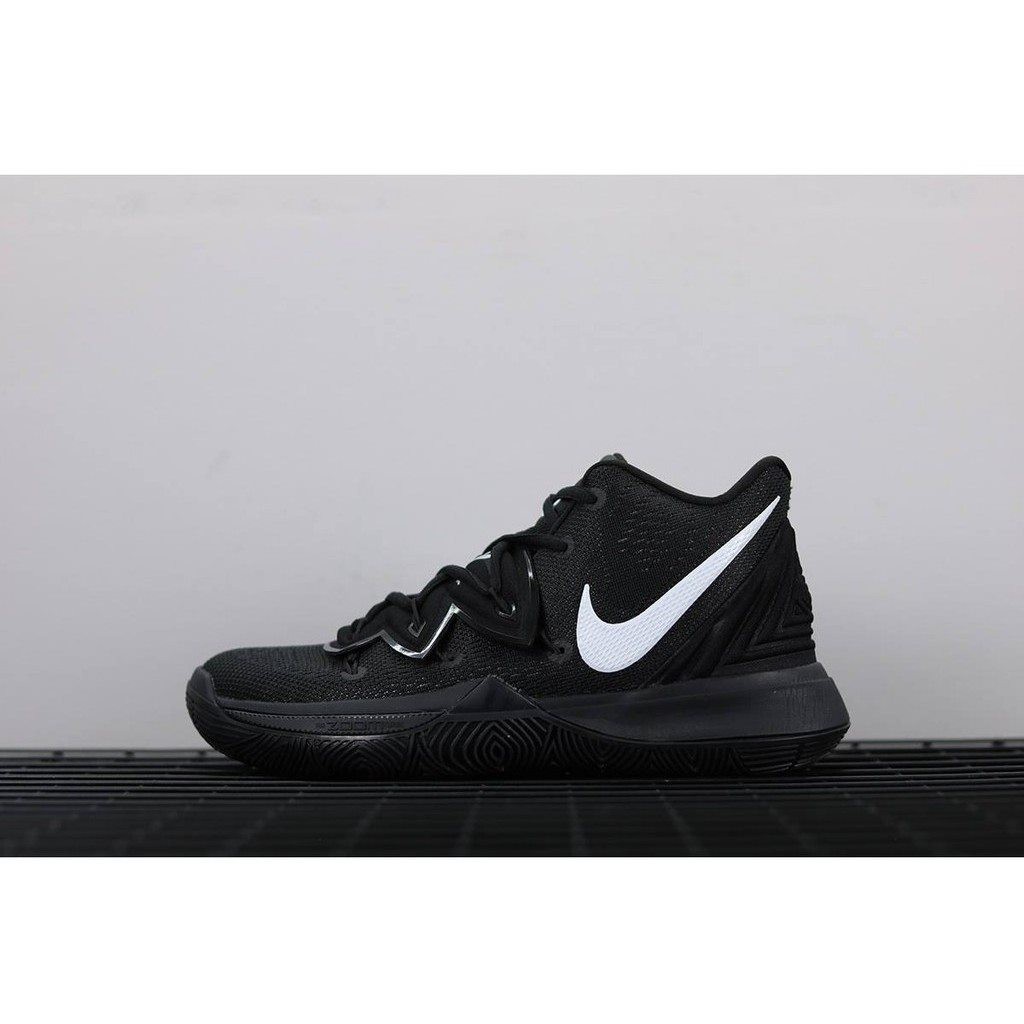 Nike Kyrie 5 Friends Mens AO2918 006 Black Multicolor Basketball