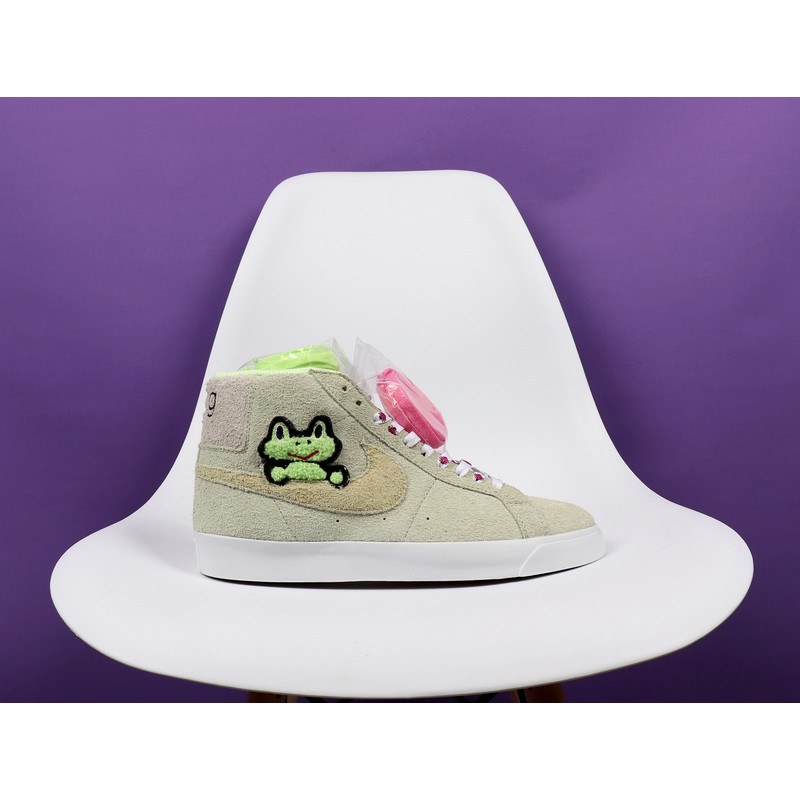 nike blazer frog