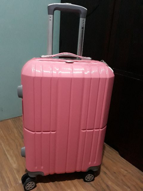 voyager hard case luggage