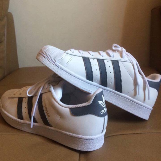 adidas superstar gray stripes