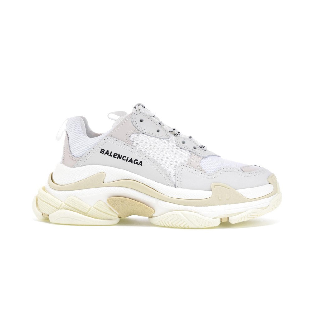 BALENCiAGA BLACK DiSTRESSED TRiPLE S TRAiNERS