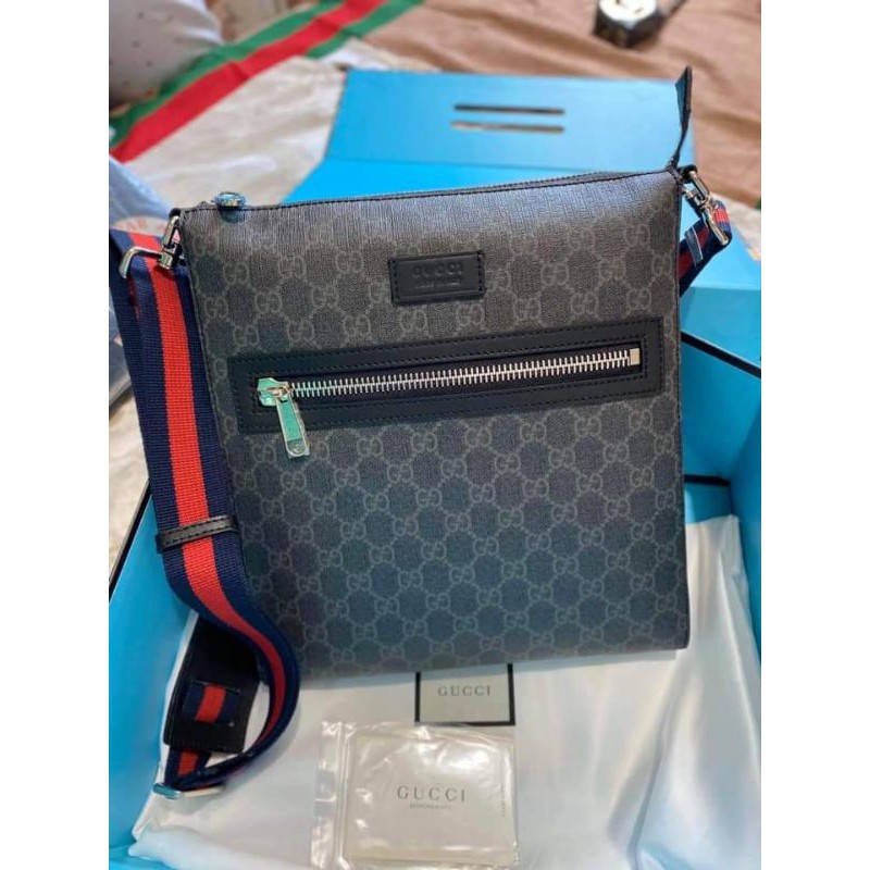 gucci messenger supreme
