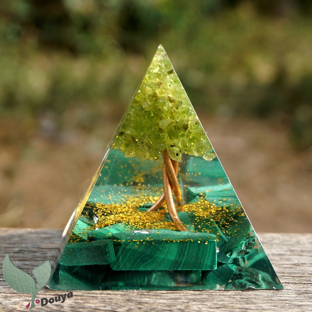 Healing Crystal Orgone Pyramid with Peridot Tree of Life, Malachite ...