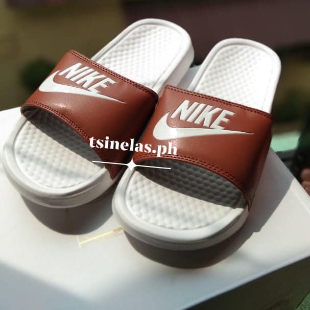 nike maroon slippers