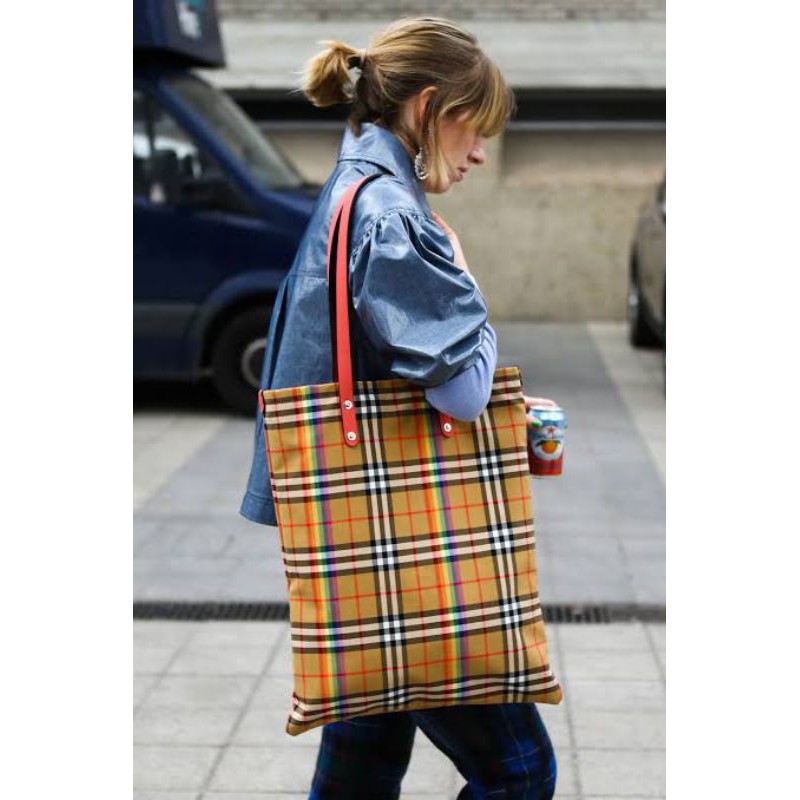 BURBERRY RAINBOW VINTAGE CHECK SHOPPER BAG | Shopee Philippines