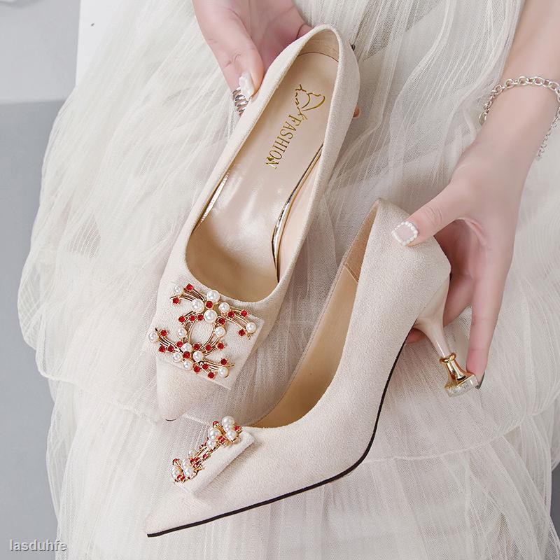 pointed wedding shoes