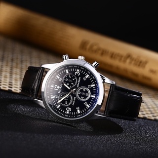 Relo Casual Simple Design Men's Round Dial Leather Strap Quartz Watch