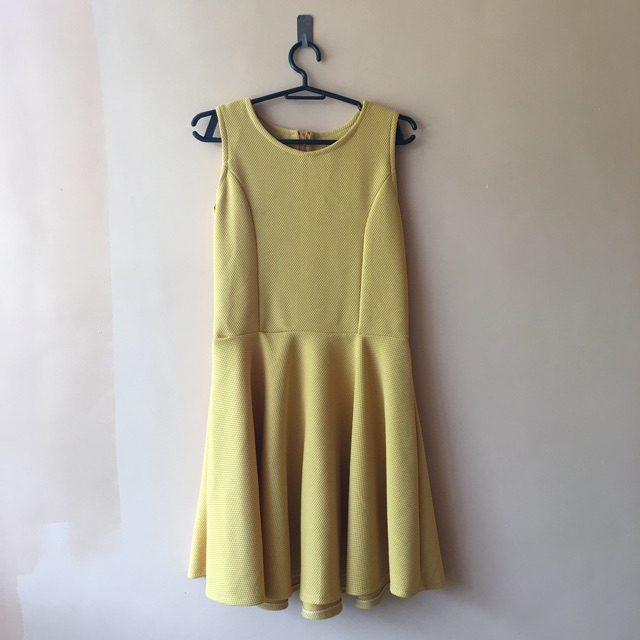 yellow flowy dress