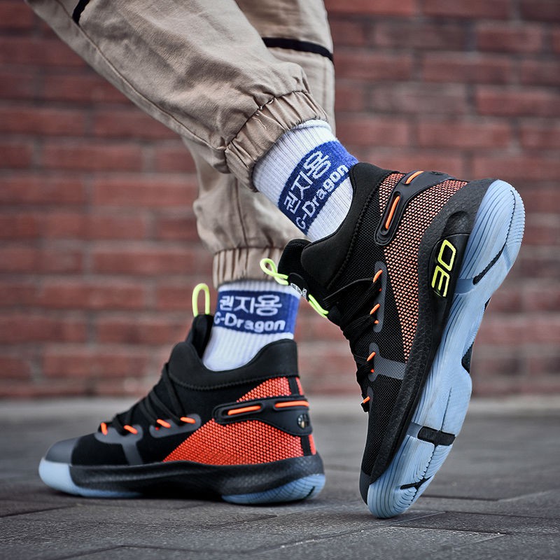 curry 6 moon
